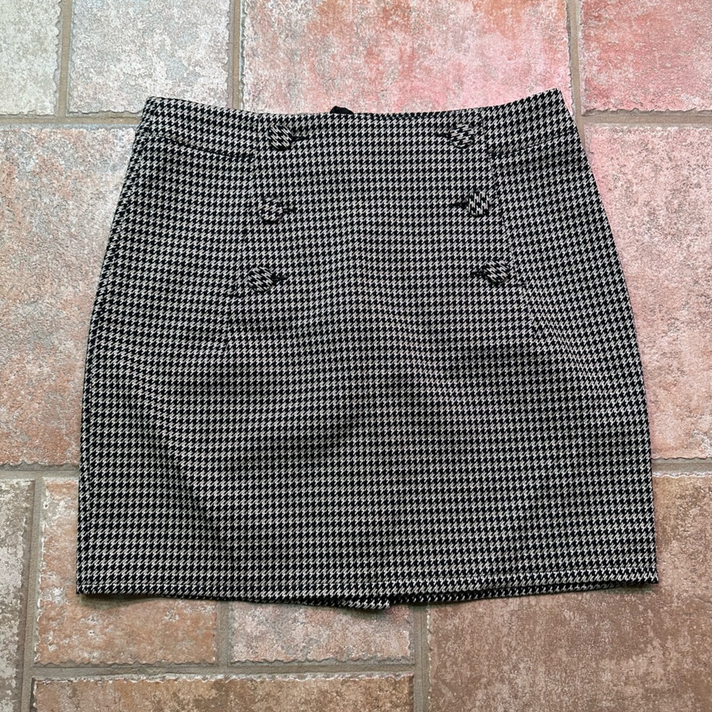 H&M Black and White Houndstooth Pencil Skirt